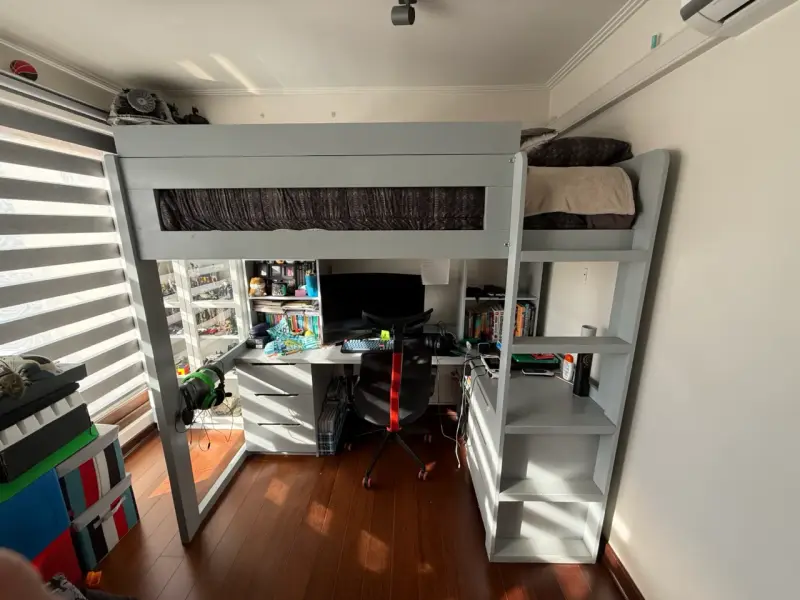 Cama alta con escritorio integrado para niños - 2