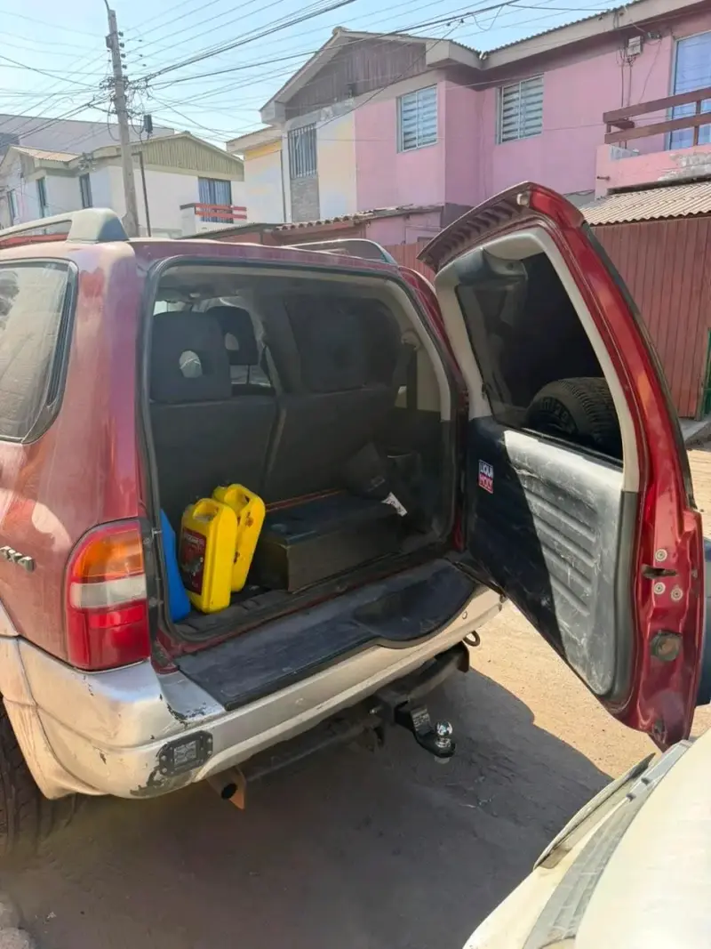 Suzuki Grand Vitara con neumáticos nuevos - 3