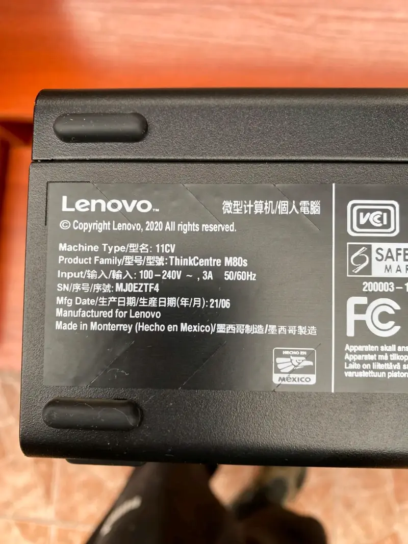 PC Lenovo +tres muebles de escritorio - 4