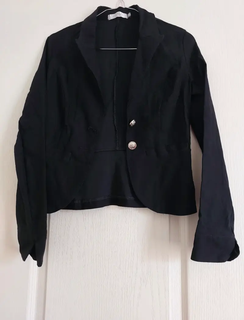 Blazer negro elegante para mujer