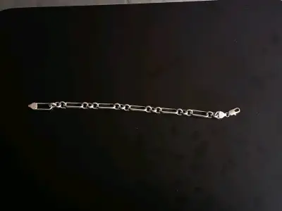 Pulsera de acero inoxidable con diseño moderno - miniatura 2