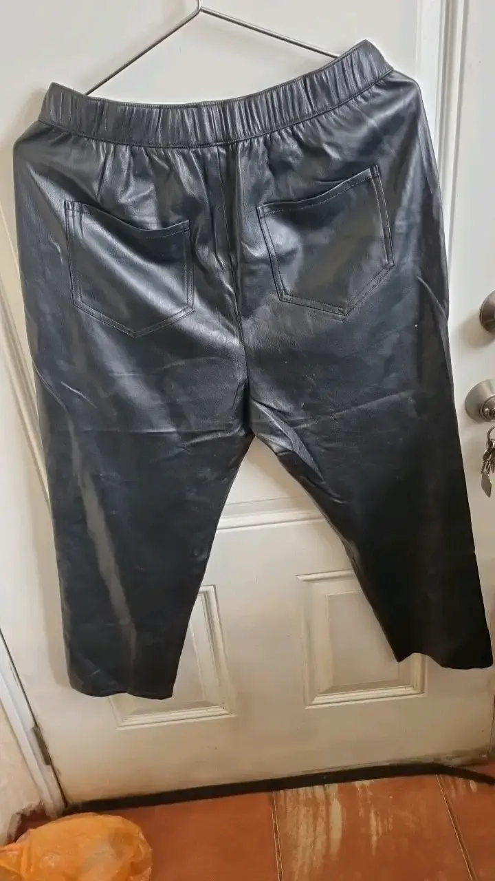 Pantalones de cuero sintético negros Zara talla M - 6