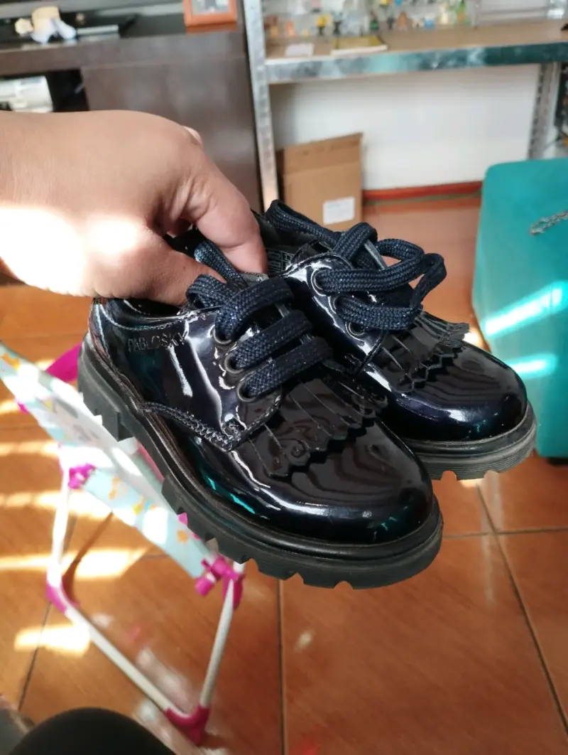 Zapatos de charol para niña Pablosky negros - 1
