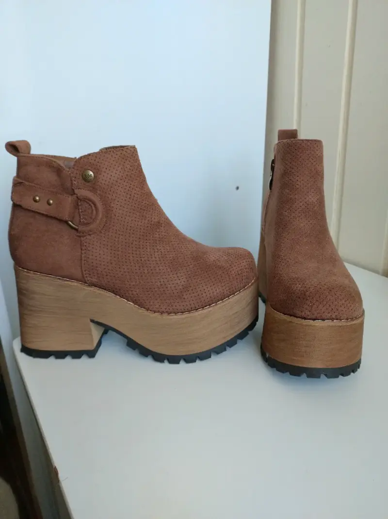 Botines de plataforma marrones para mujer