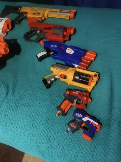 Lote de lanzadores Nerf Mega y Elite - miniatura 2