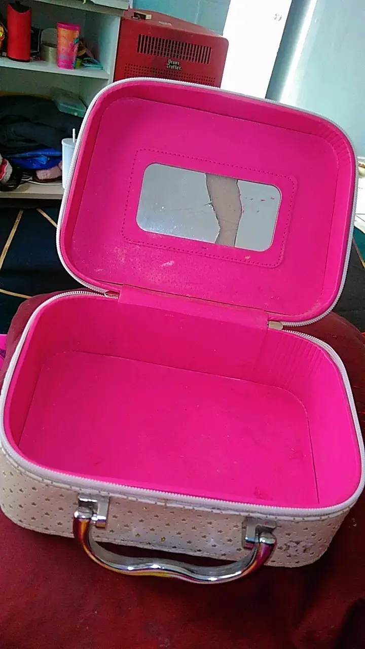 Maletín de maquillaje con diseño de labios - 2
