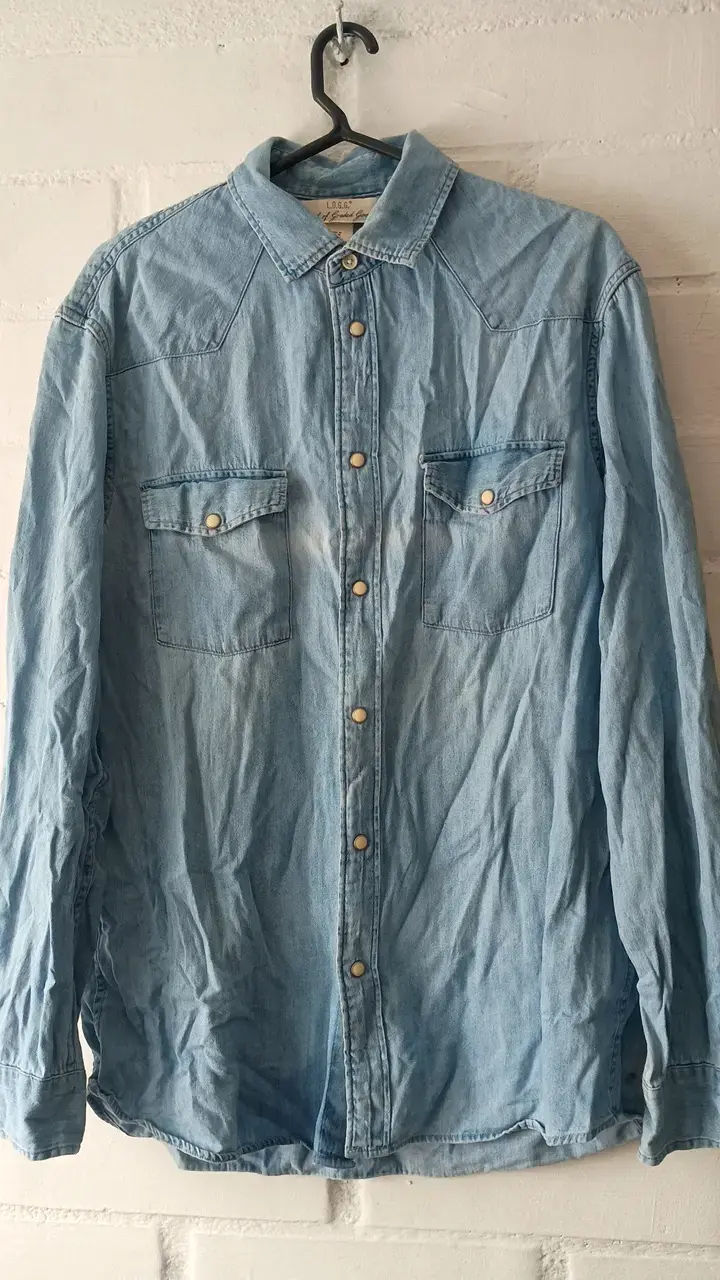Camisa de mezclilla azul claro para hombre