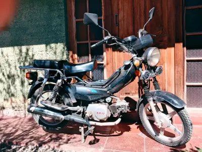 Moto scooter Boji negra en buen estado - miniatura 1