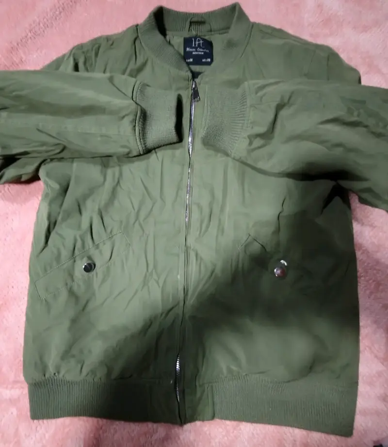 Chaqueta bomber verde para mujer - 1