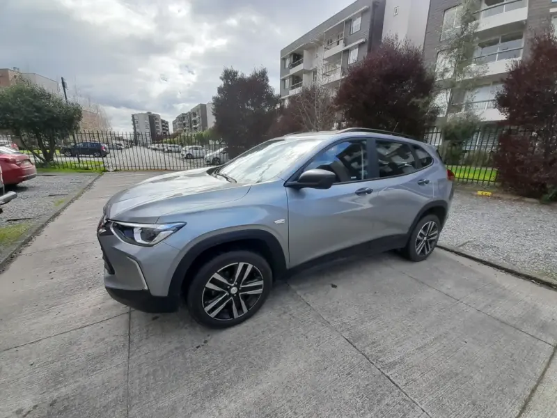 Chevrolet Tracker Año 2024 Modelo 1.2T LS MT R - 2