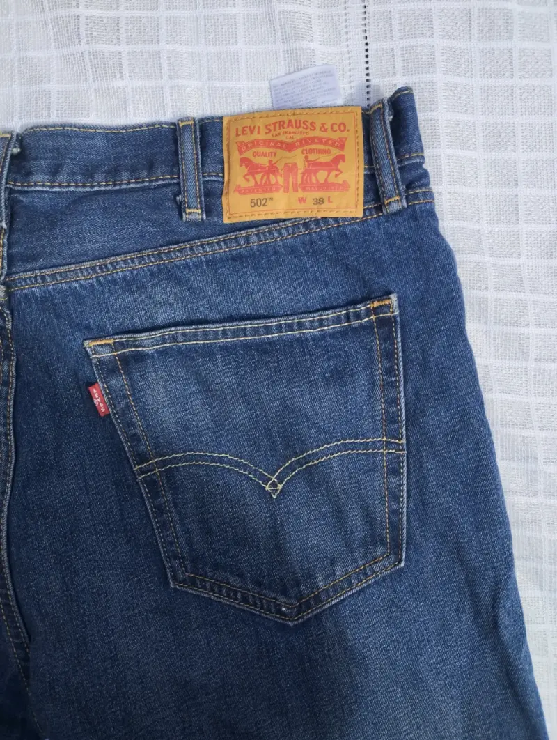 Shorts de mezclilla Levi's 502 para hombre - 3