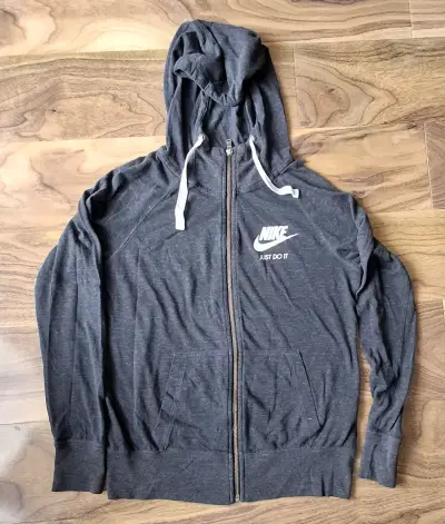 Polerón con capucha Nike gris oscuro - miniatura 1