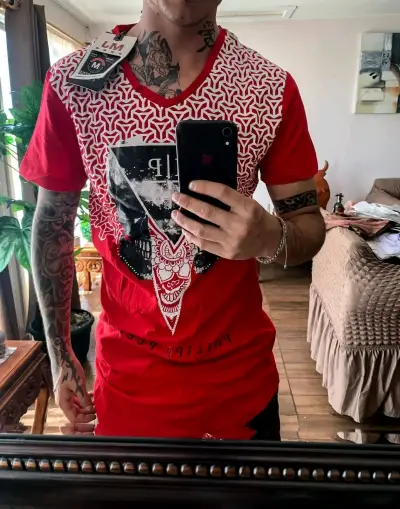 Polera azul con diseño de calavera para hombre - miniatura 3