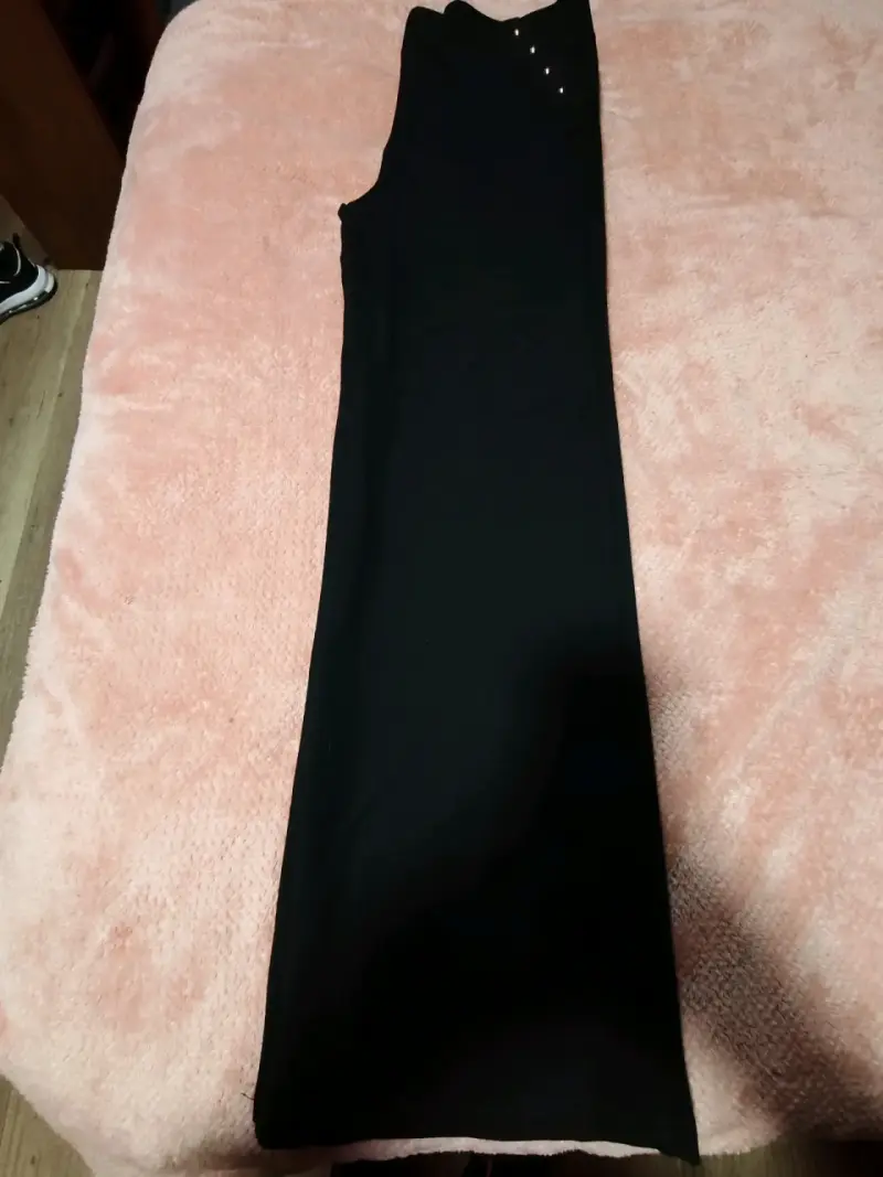 Pantalones negros con detalles dorados talla M - 2
