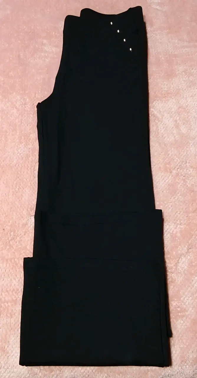 Pantalones negros con detalles dorados talla M - 3