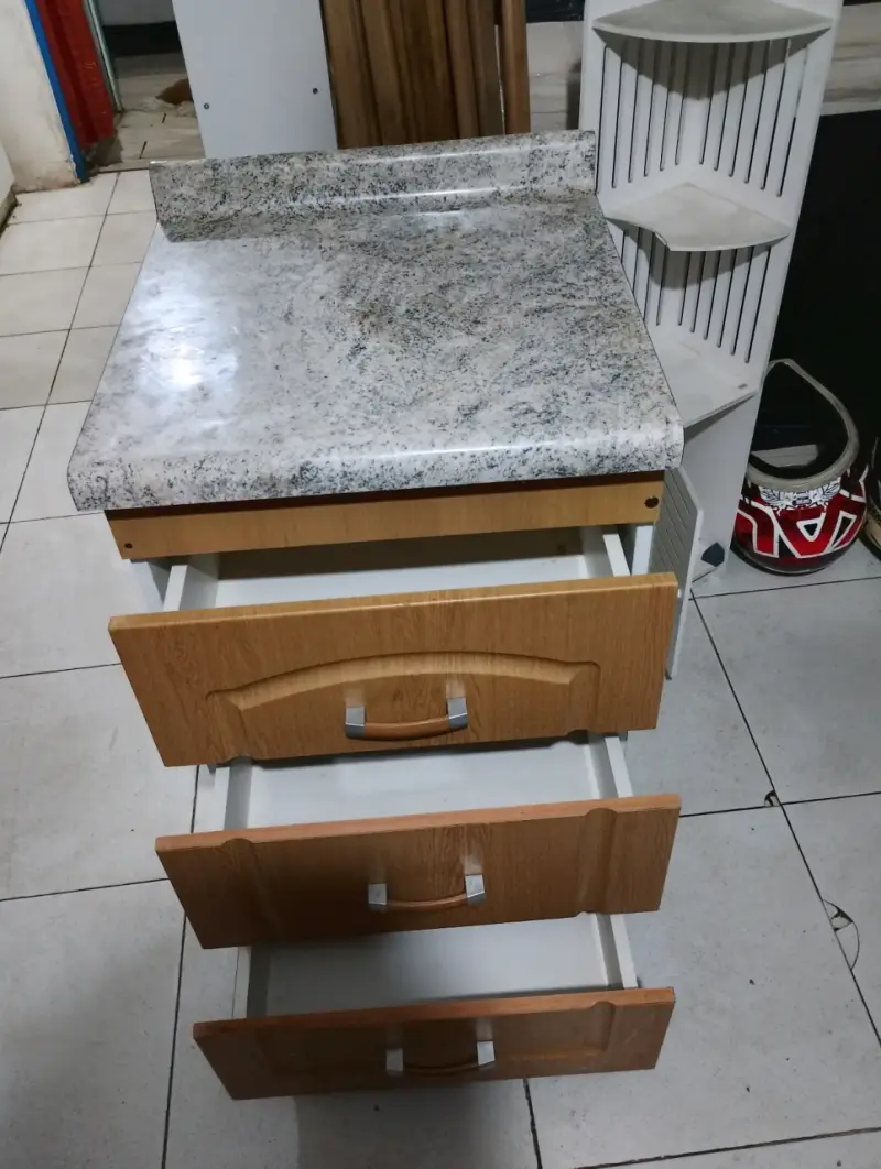 Mueble de cocina con cubierta de granito - 2