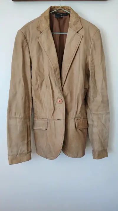 Blazer de cuero color beige de mujer Zara talla S - miniatura 1