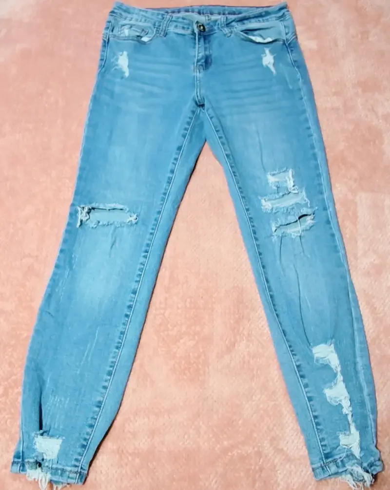 Jeans de mujer desgastados azul claro - 1