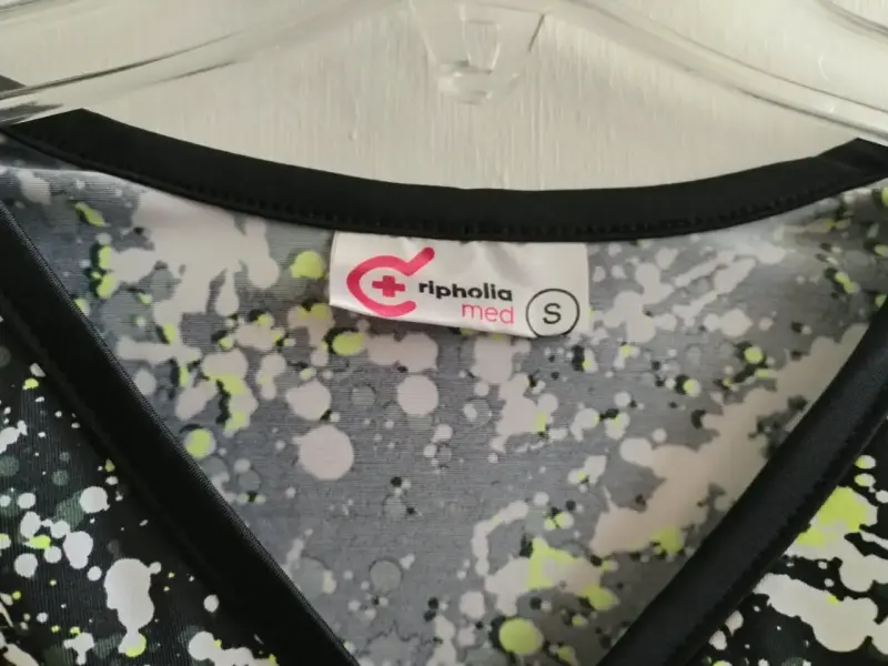Polera clínica estampada Ripholia talla S - 3