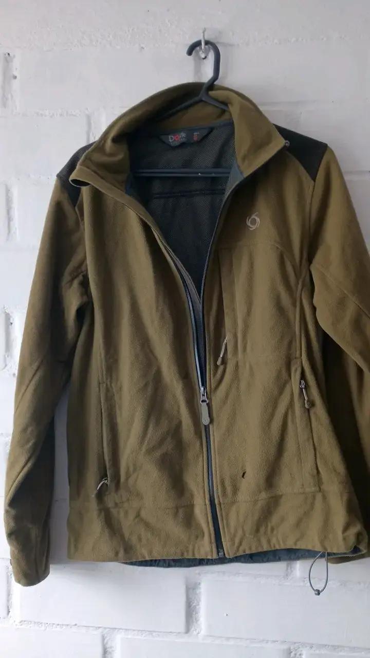 Chaqueta polar verde oliva para hombre