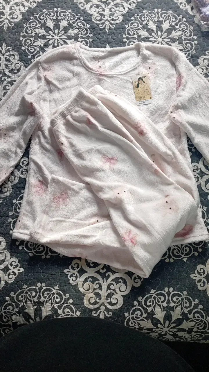 Pijama de mujer con diseño de puntos - 2