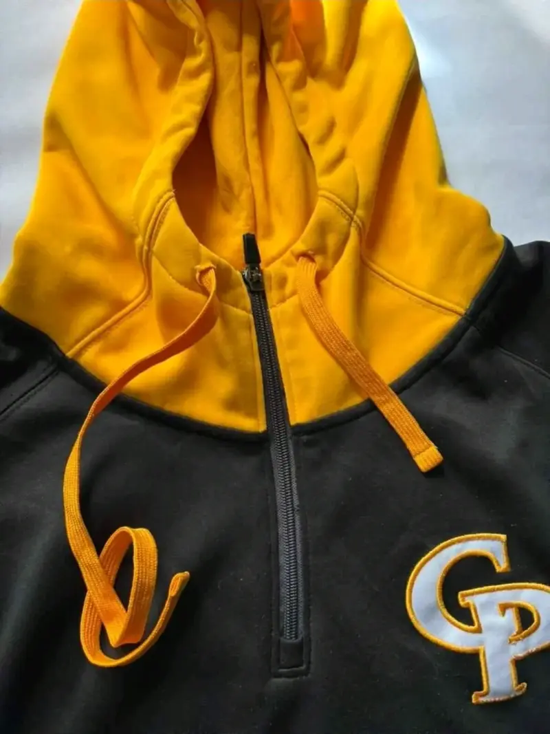Polerón con capucha GP negro y amarillo - 3
