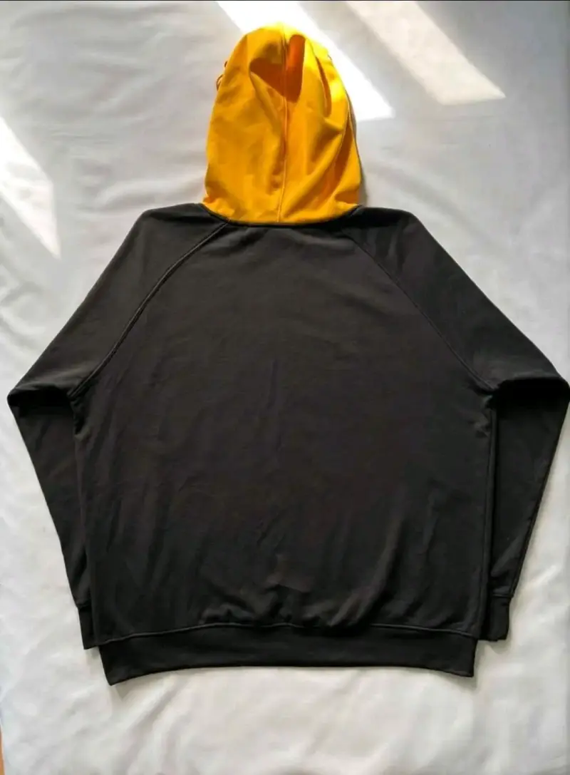 Polerón con capucha GP negro y amarillo - 5