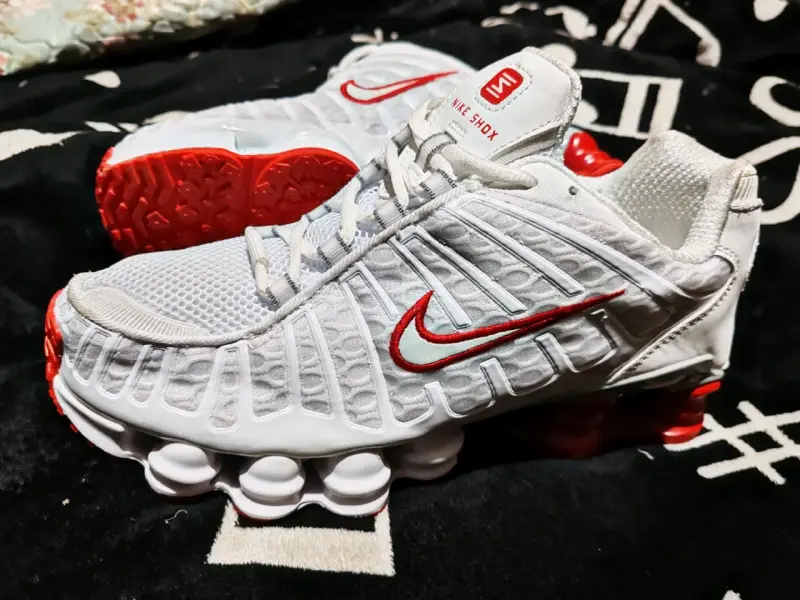 Zapatillas Nike Shox Blancas y Rojas - 2