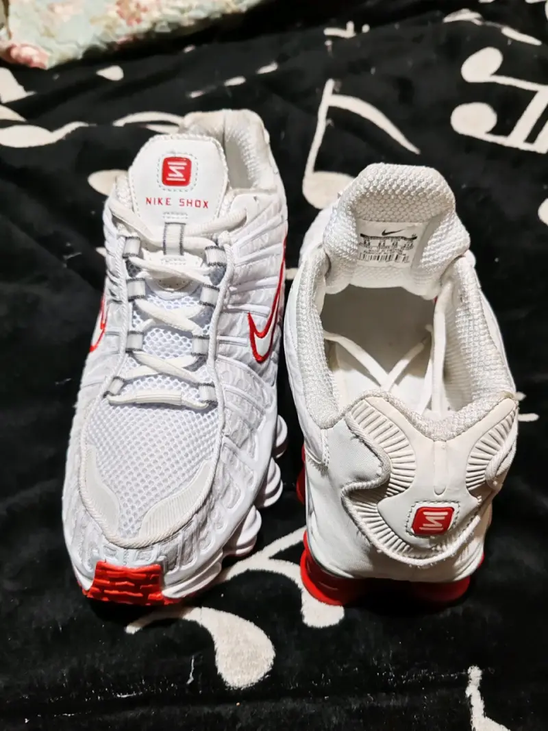 Zapatillas Nike Shox Blancas y Rojas - 3