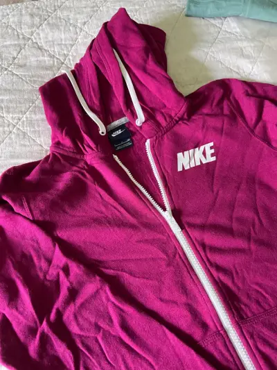 Polerón con capucha Nike fucsia para mujer - miniatura 3