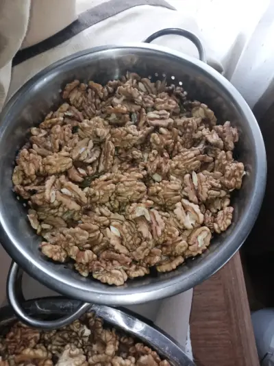 Nueces peladas frescas a granel - miniatura 1