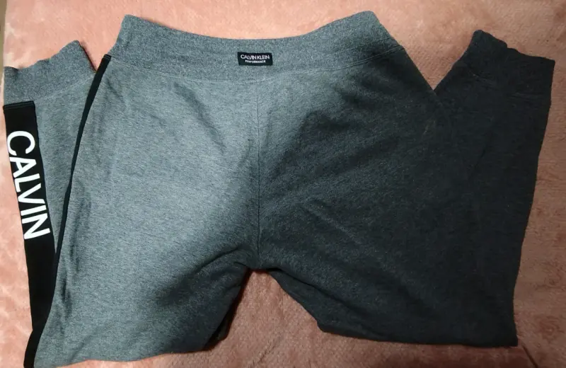 Pantalones deportivos Calvin Klein Performance grises - 4