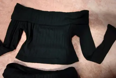 Conjunto de dos piezas negro para mujer - miniatura 2