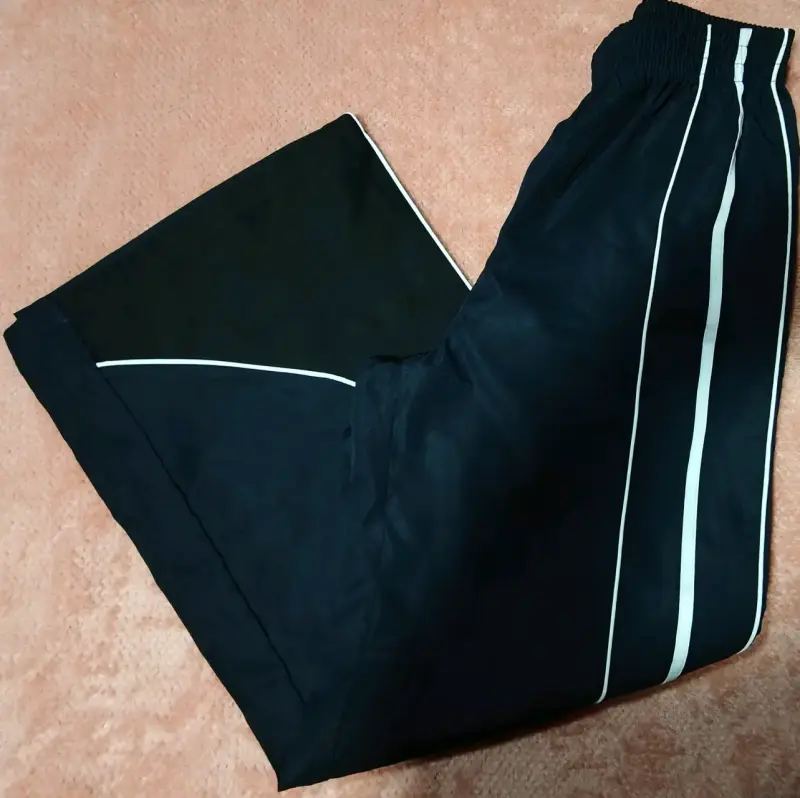 Pantalones deportivos azul marino con franjas blancas - 4