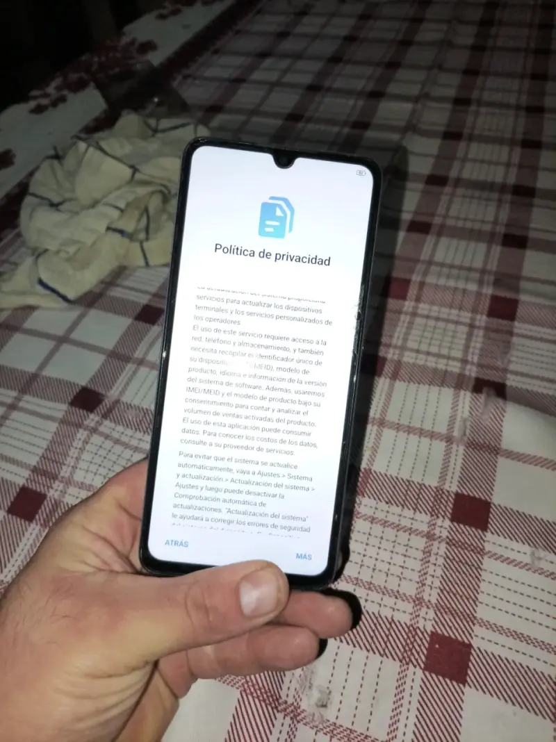 Smartphone ZTE con cámara circular - 3