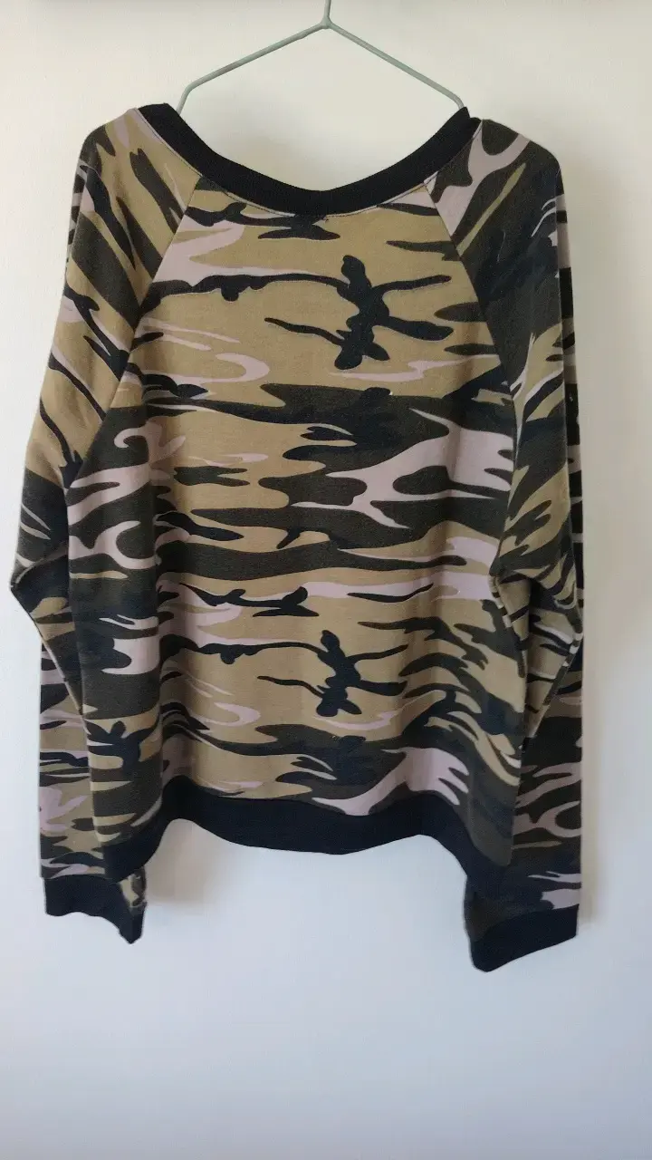 Polerón diseño camuflado marca Sybilla talla M - 2