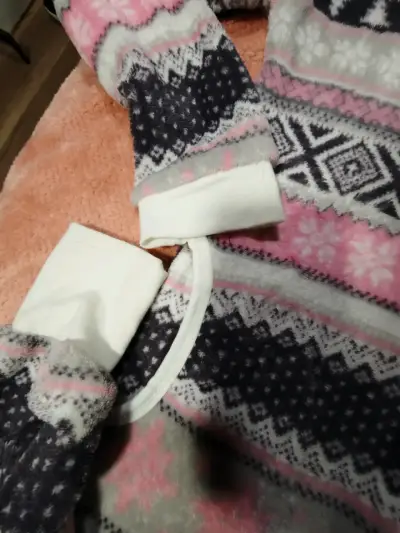 Pijama enterizo polar con capucha Weekend Edition - miniatura 3