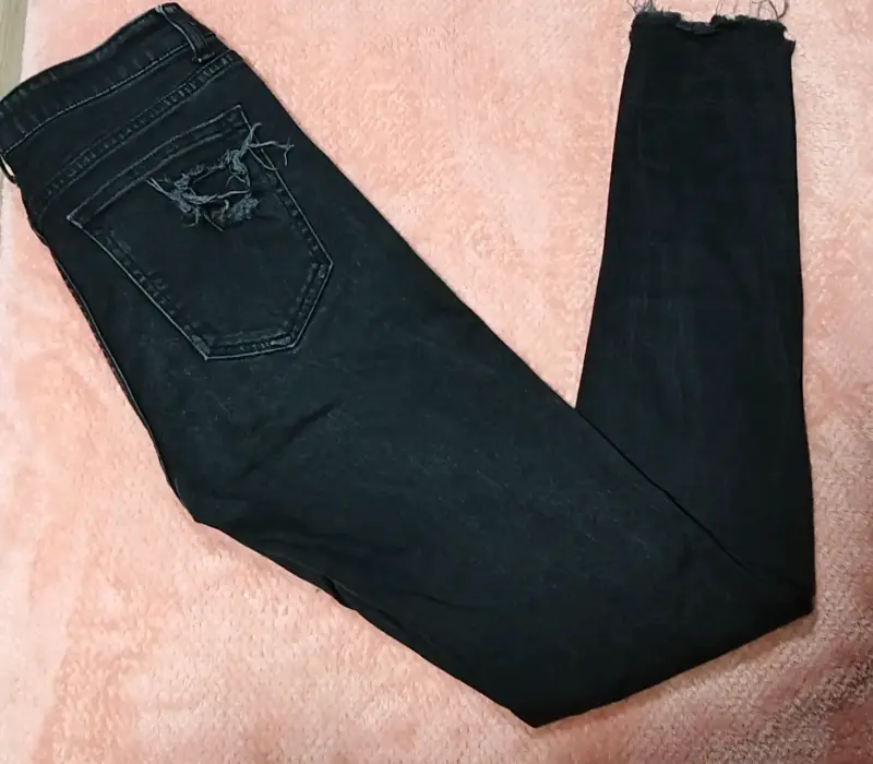Jeans Skinny Fit Negros Rotos H&M - 3