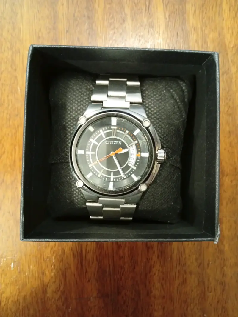 Reloj Citizen de acero inoxidable con esfera negra - 2