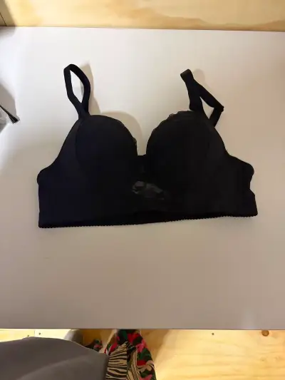 Sostén Negro de Encaje con Soporte - miniatura 2