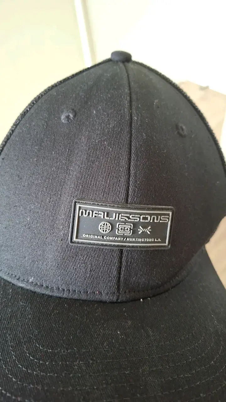 Gorra negra Maui & Sons estilo trucker - 4