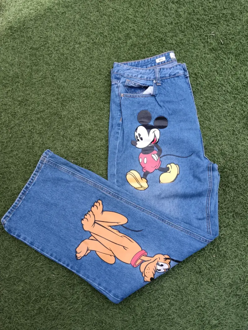 Jeans de mezclilla con diseño de Mickey y Pluto - 4