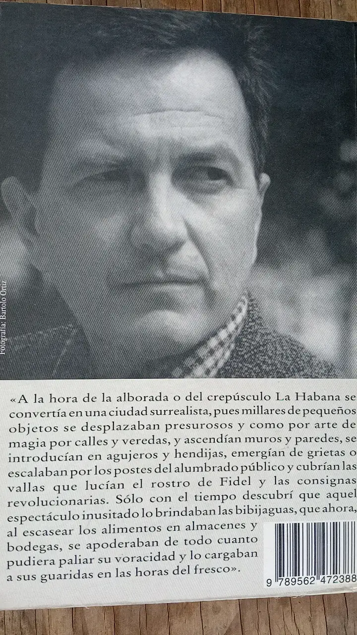 Libro 'Nuestros años verde olivo' de Roberto Ampuero - 2