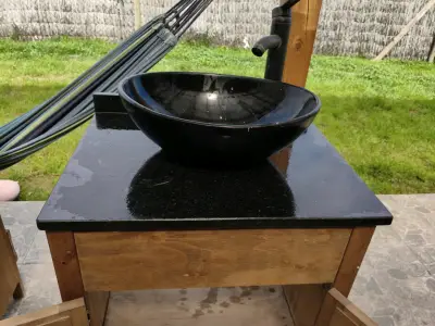 Mueble de baño con lavamanos de cerámica negra - miniatura 2
