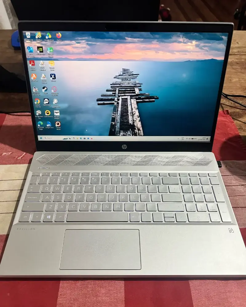 Notebook HP Pavilion i5 16GB RAM 250GB SSD. Nvidia - 1
