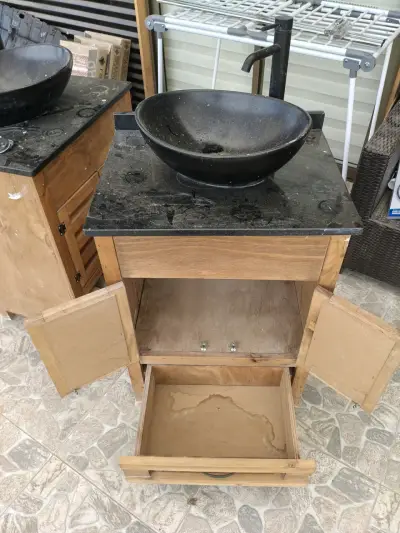 Mueble de baño con lavamanos de piedra negra - miniatura 1