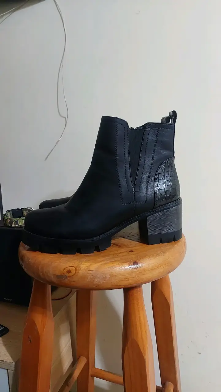 Botines negros con cierre lateral via uno - 1
