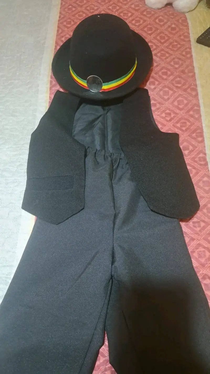 Disfraz tipico negro para niño con sombrero