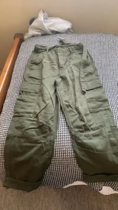 Pantalones cargo verdes Topshop Petite - miniatura 1