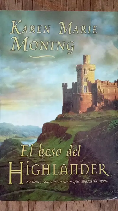 Libro 'El Beso del Highlander' de Karen Marie Moning - miniatura 1